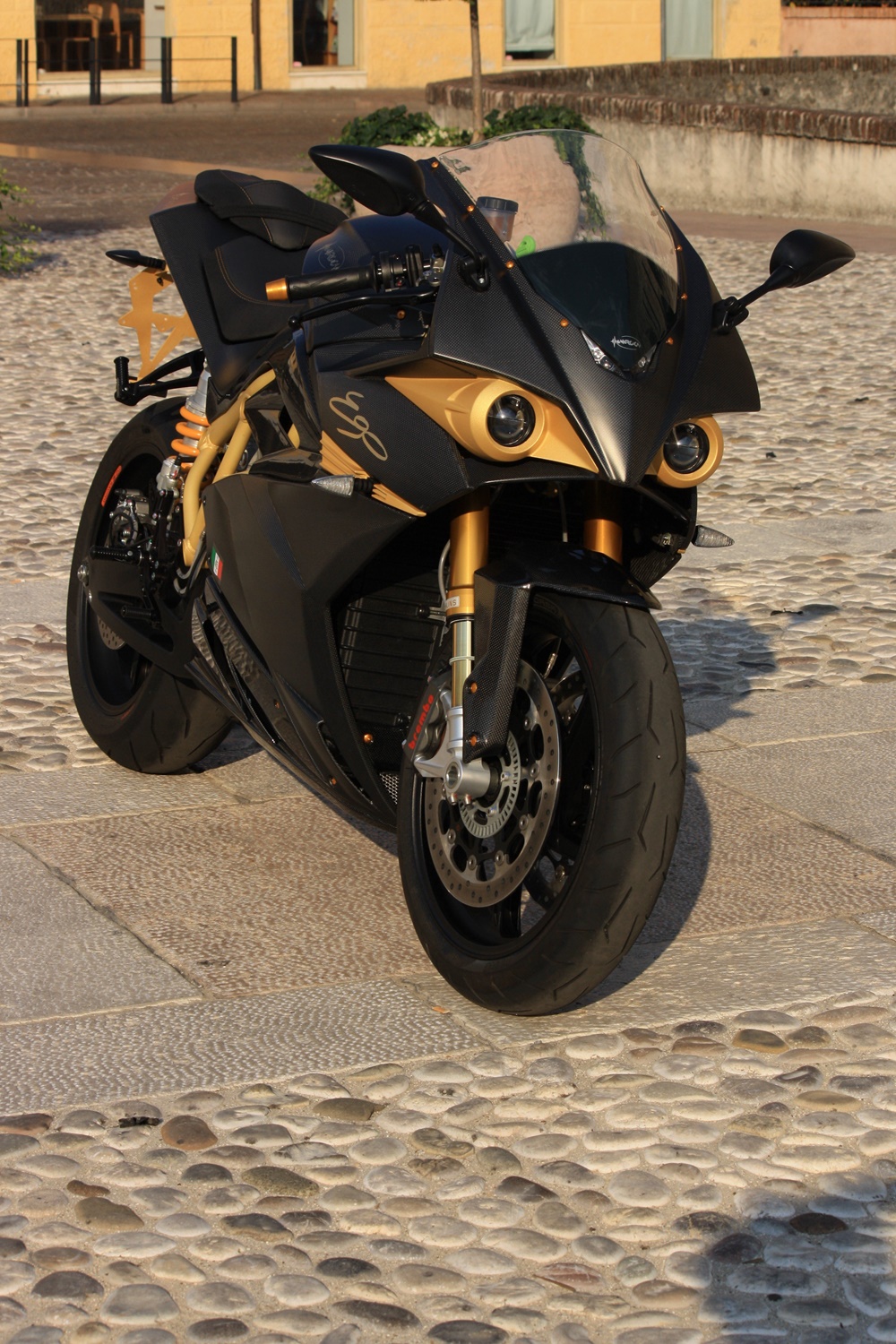 Электромотоциклы energica Ego